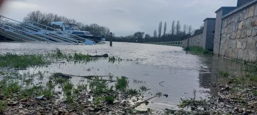 Maine-et-Loire. Crues : près de la Sarthe, la Maine et la Mayenne,...