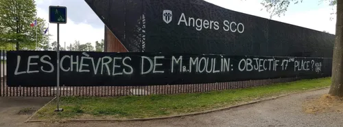 Certains supporters d'Angers Sco affichent leur mécontentement