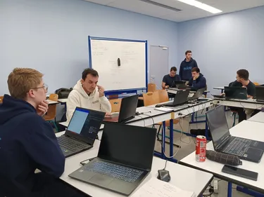 Laval. Ces étudiants de l'ESIEA combattent une attaque informatique...