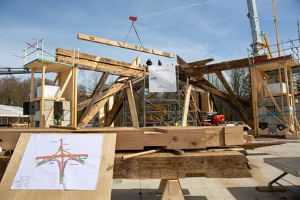 L'entreprise mayennaise Cruard Charpente achève le tabouret de la...