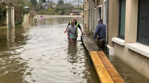 Grez-Neuville. La Mayenne est montée rapidement, plusieurs...