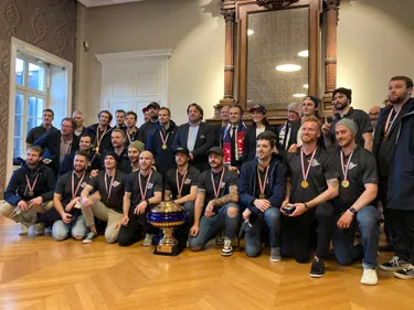 Après leur sacre en Coupe de France, les Ducs honorés à la mairie...