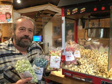 Montguillon. Il s'éclate avec son bar à popcorn