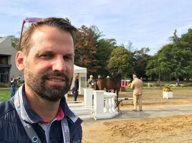 Au Mondial du Lion, des vétérinaires mayennais inspectent les chevaux