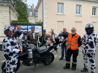 En Mayenne. "Nous ne sommes pas des vaches à lait", clament les...