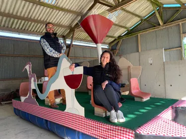 En Mayenne. Les participants des OFNIJEC peaufinent leurs radeaux