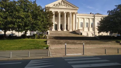 Justice. "Le plaider coupable criminel mettrait la pression aux...