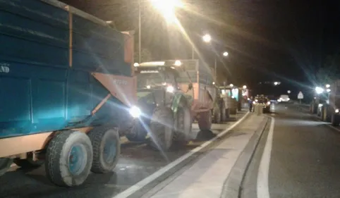 Blocages des agriculteurs près de Montauban : la préfecture dénonce...