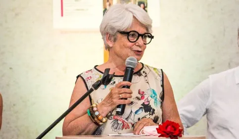 La direction socialiste "signe la mort du PS" tacle la député PS...