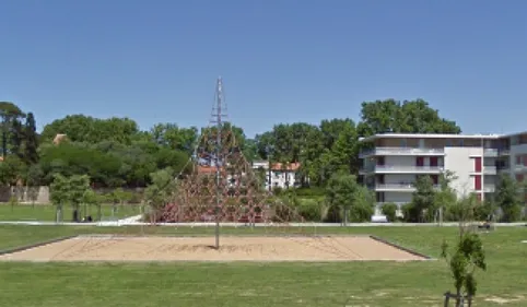 Perpignan : Un jeune homme tente de se pendre devant le lycée Maillol