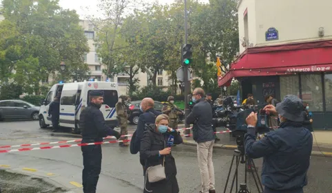 Au moins deux blessés dans une attaque à l’arme blanche devant les...