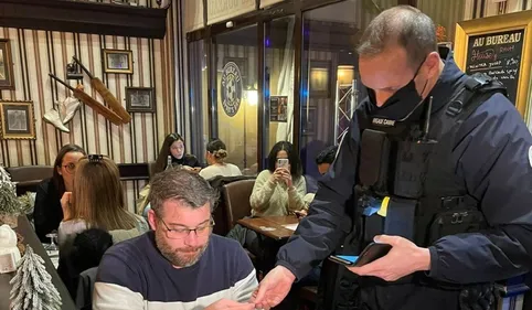 REPORTAGE - Les autorités renforcent les contrôles de pass...