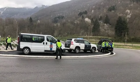 Deux morts dans une collision entre un bus et une voiture sur la RN 20