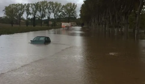 Vigilance rouge dans l'Aude : 10 morts suite aux intempéries