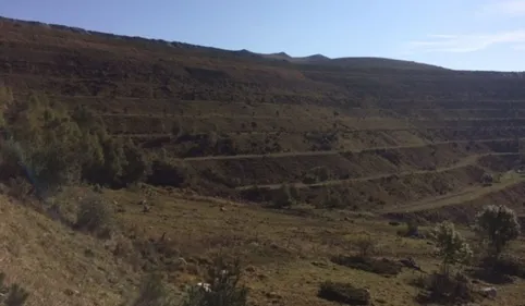 Luzenac : on a visité la plus grande carrière de talc du monde 