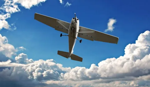 Un avion biplace atterrit en urgence en Montagne Noire