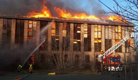 Une mégisserie abandonnée en flamme à Graulhet