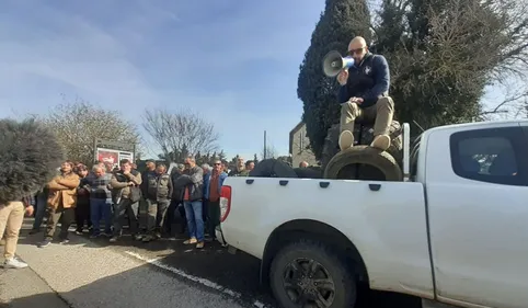 Les viticulteurs manifestent leur colère à Carcassonne