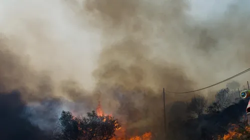 160 soldats du feu mobilisés pour lutter contre un nouvel incendie...