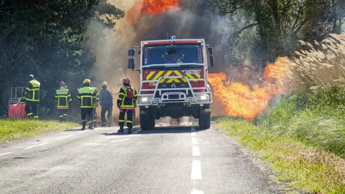Deux incendies se déclarent en simultanée dans les...