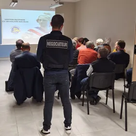 La gendarmerie formé par le GIGN : ils aident les élus agressés à...