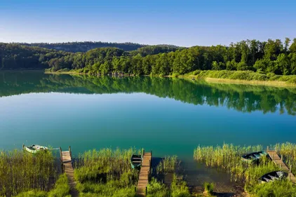 Une plateforme qui transforme les étangs en destinations de vacances