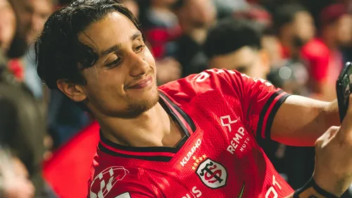 Rugby: le Stade Toulousain n'a fait qu'une bouchée des Sharks de...