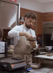 Fontjoncouse : Axel Goujon ouvre sa chocolaterie dans un univers...
