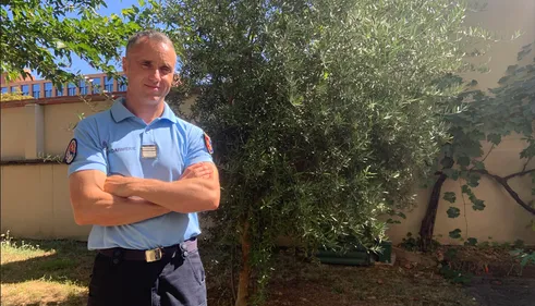 Le colonel Jean-Michel Doose prend la main du groupement de...