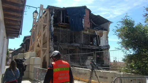TARN: l'effondrement d'une maison dans le centre de Puylaurens ce...