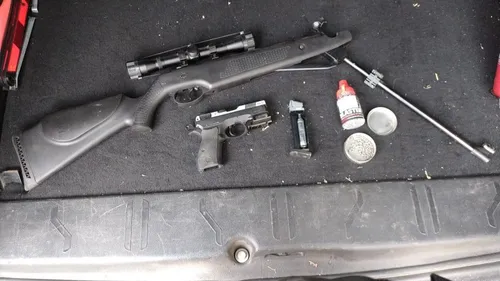 A69. Une "arme" a-t-elle été saisie lors d'un contrôle près du camp...