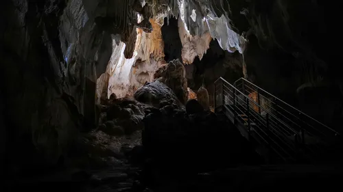 Grottes de Gargas. Et si vous plongiez dans les entrailles de la...