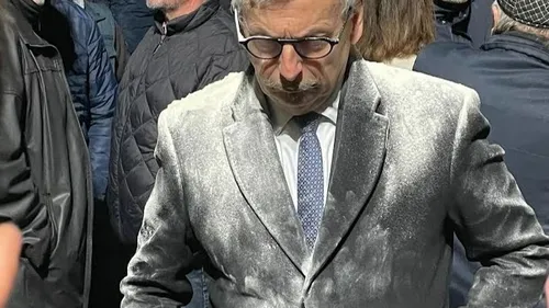 Gers : Le député Jean-René Cazeneuve enfariné lors d’une entrevue...