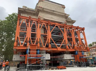 Toulouse. Le monument aux morts soulevé à 1,60 mètre du sol