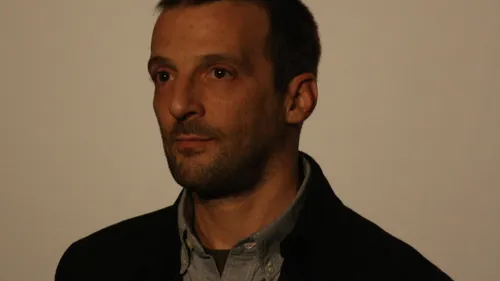 "Je me suis pété le fémur", Mathieu Kassovitz donne de ses...