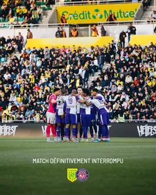 Football: le match Nantes-Toulouse définitivement interrompu après...