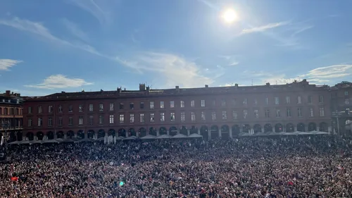 18 000 supporters du TFC au Capitole pour fêter la Coupe de France 