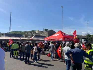 HAUTE-GARONNE: nouvelle mobilisation devant l'usine Fibre...