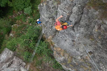 TARN: un homme passe la nuit sur une tyrolienne de la via ferrata à...