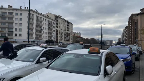 Toulouse. Les taxis compliquent la circulation à l'aéroport et sur...