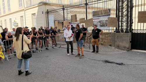 Ariège : les agriculteurs de la Coordination rurale dénoncent des...