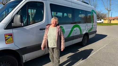 En Ariège : À 68 ans, Gilda garde le cap au volant du bus scolaire,...