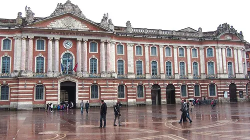 INFO 100%. Le "prédicateur" se baladait à Toulouse avec un cierge...