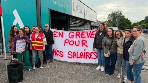 Grève massive dans les laboratoires médicaux : le personnel tire la...