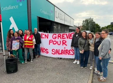 Grève massive dans les laboratoires médicaux : le personnel tire la...