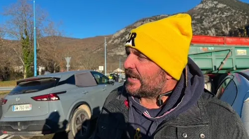 Mobilisation agricole : la RN20 bloquée à Tarascon-sur-Ariège