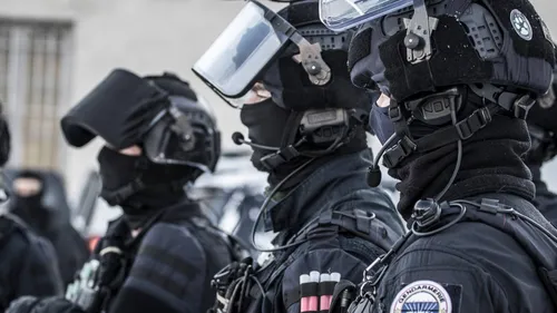 Policière tuée en pleine rue en Savoie : son conjoint a été arrêté 