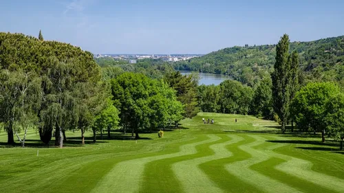Un golf dégradé près de Toulouse, des activistes revendiquent l'action