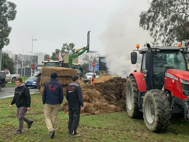 L’aéroport de Toulouse-Blagnac bloqué symboliquement par les...