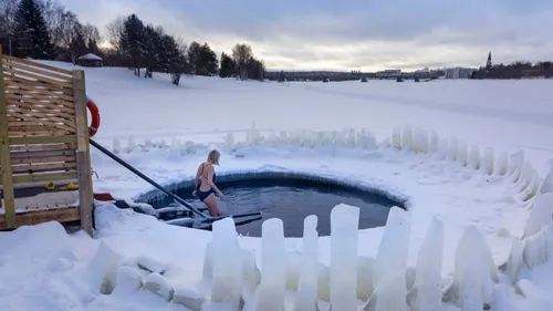 Décoller de Blagnac et atterrir directement au nord du cercle...